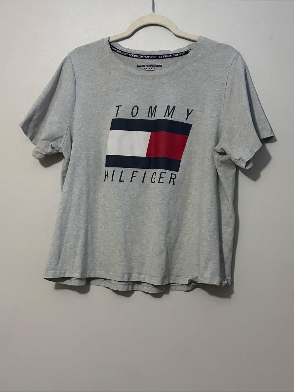 Tommy Hilfiger grey short-sleeve tee